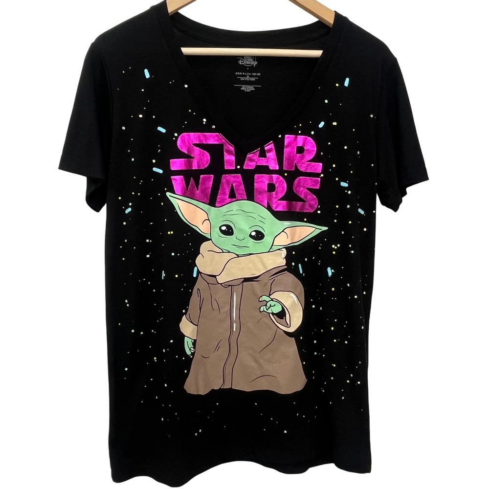 Star Wars Disney Mandalorian Grogu Baby Yoda Short Sleeve V Neck T Shirt Large